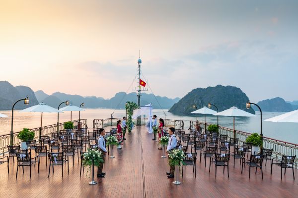 Indochine Cruise | 您的優雅遊輪婚禮 | 50–100 位客人