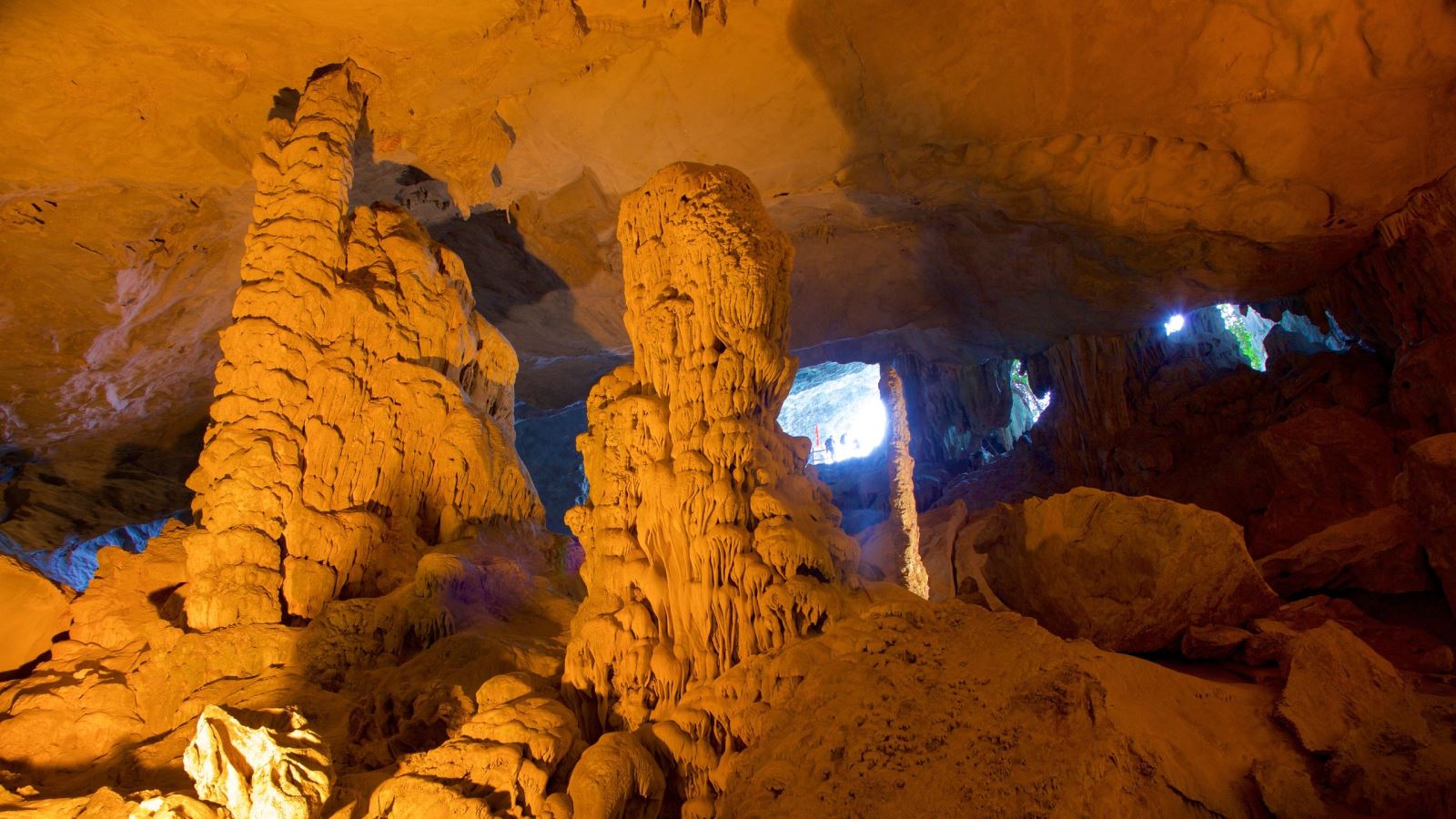 Sung Sot cave